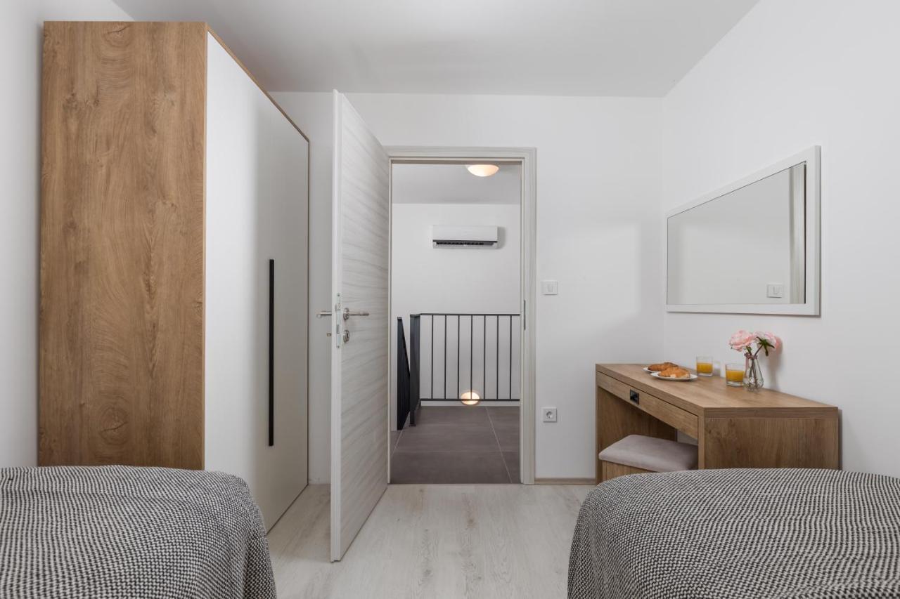 קראליביצה Holiday Homes Ostro מראה חיצוני תמונה